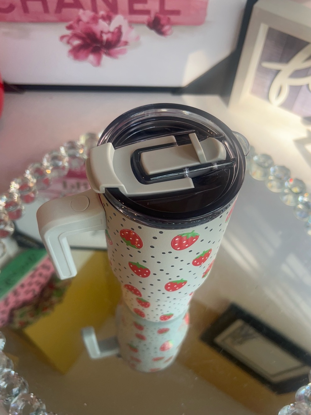 Hydrapeak Strawberry Print White Travel Mug with Handle new 40 onz - Picture 5 of 11